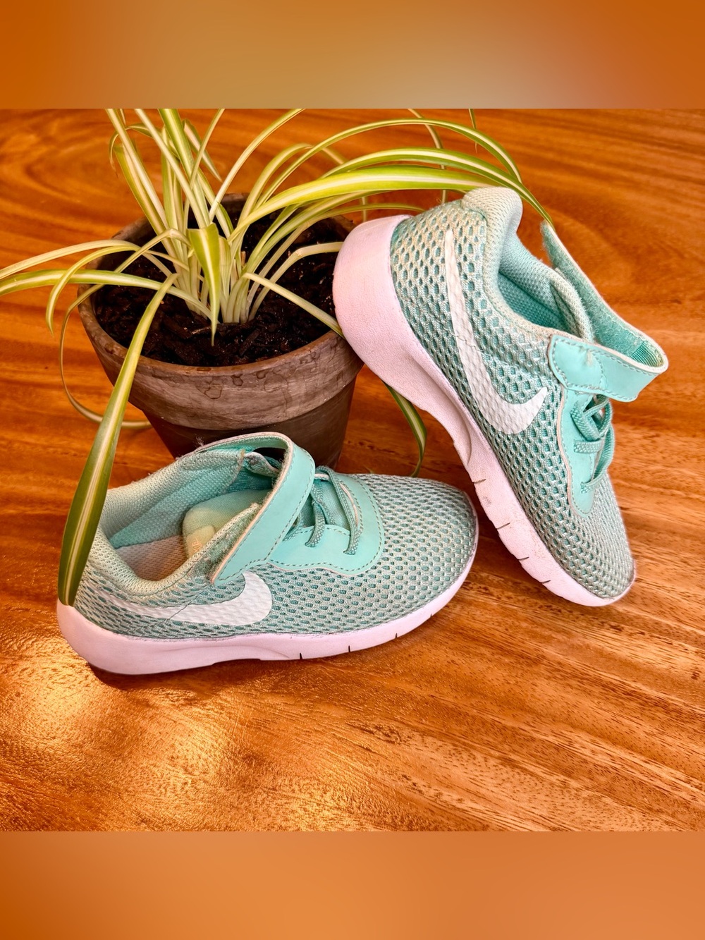 Nike | Toddler Girls Sneakers in Mint Green with Velcro - 9